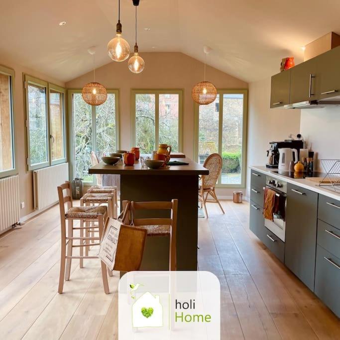 H2 Maison Au Pied Du Chateau